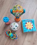 Lot jouets éveil + livre tissu