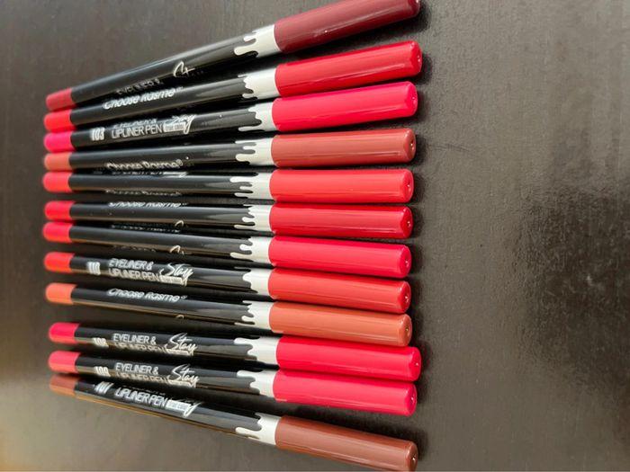 Lot de 12 eye-liners et lip liner - photo numéro 2