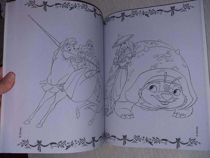 Album/ livre Megacolor coloriages Disney neuf - photo numéro 4