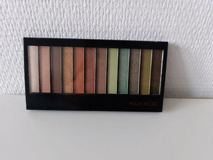 💄Palette Max&More 15 fards à paupières💄 - photo numéro 1