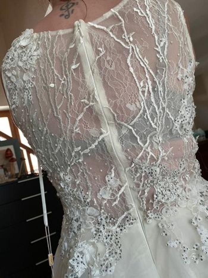 Robe de mariée neuve T 40 - photo numéro 4