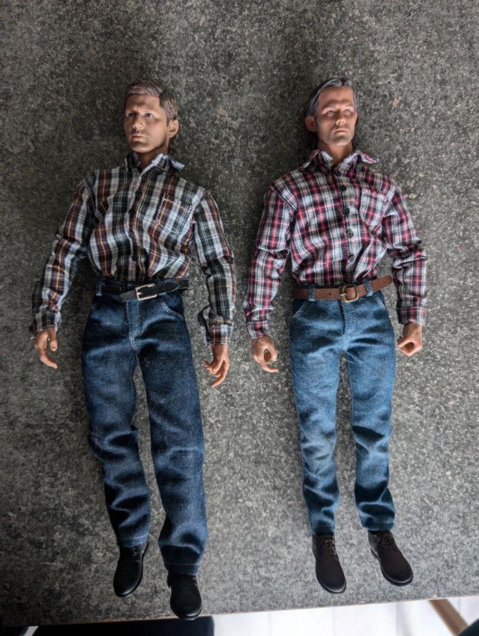 Lot 2 figurines 1/6 Supernatural Dean et Sam Winchester - photo numéro 1