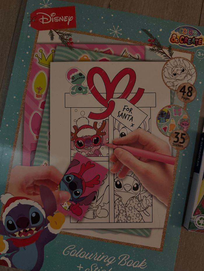 Livre de coloriage  Disney stitch + craies de cire - photo numéro 2