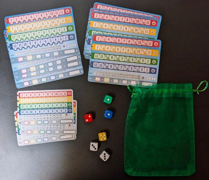 Lot Qwixx Double + 6 dés - Jeu de société - photo numéro 1