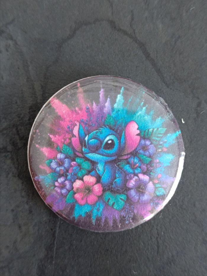 Badge Disney Stitch - photo numéro 1