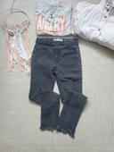 Lot fille taille 12 ans Jean t-shirt disney et blouson