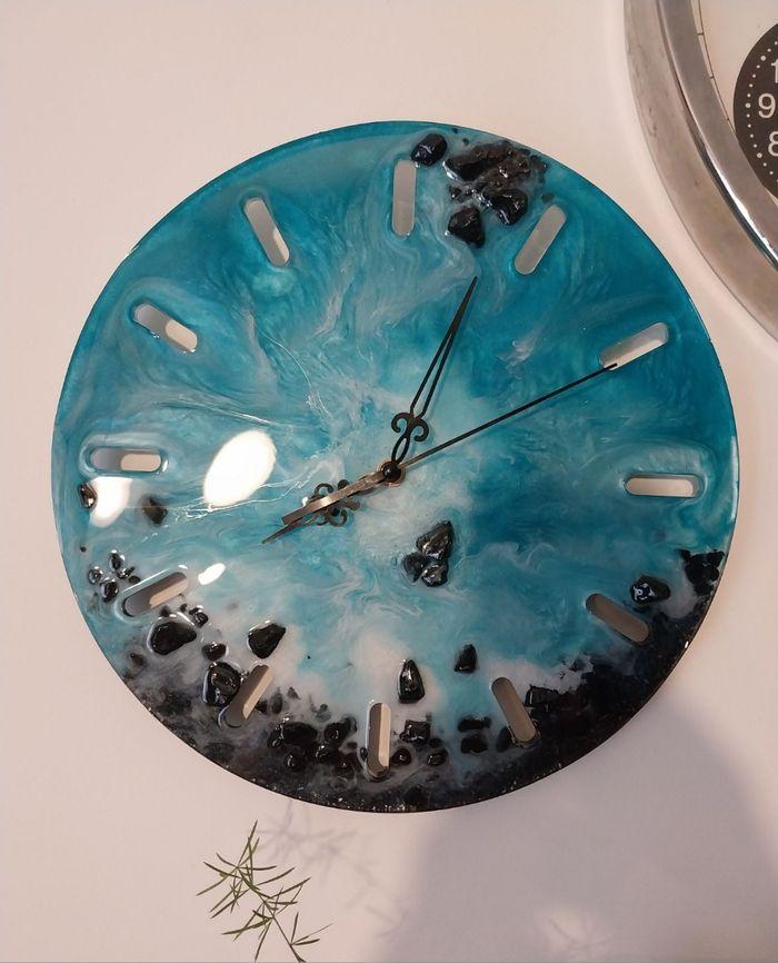 Horloge artisanale - photo numéro 1