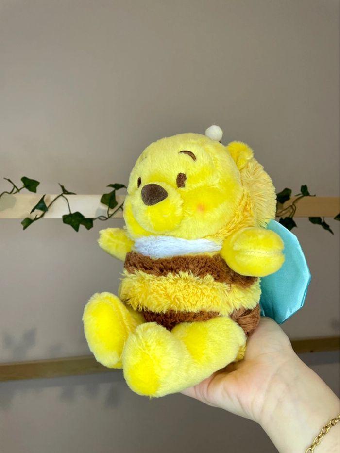 Peluche Disney Winnie l’ourson déguisé en abeille 🐝 - photo numéro 9