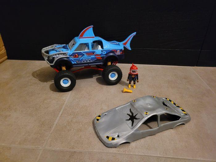 Playmobil 70550 Stunt Show Shark Monster Truck requin - photo numéro 1