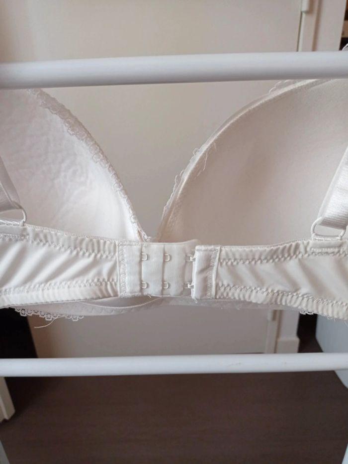 Soutien-gorge neuf - photo numéro 3