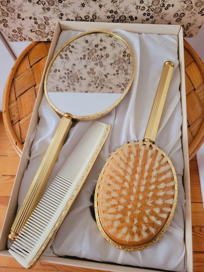 Coffret Accessoires beauté soins vintages brosse à cheveux miroir peigne - photo numéro 9