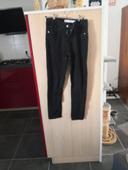 Jeans noir, taille 12/13ans