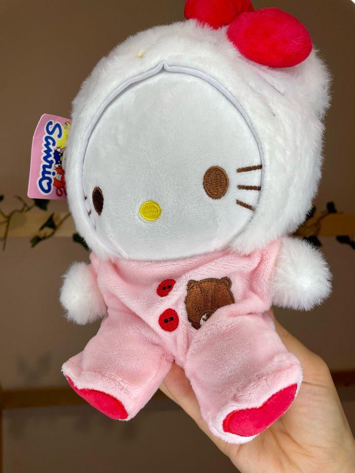 Peluche Hello Kitty en pyjama - photo numéro 3