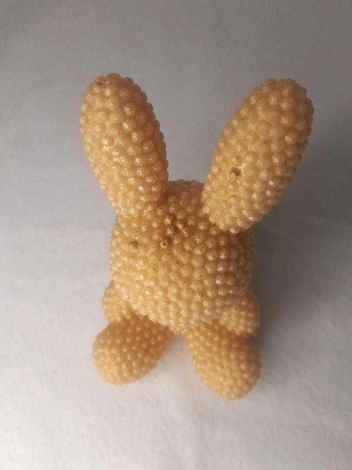 Figurine à poser lapin 3d en perles de résine dorée - photo numéro 4