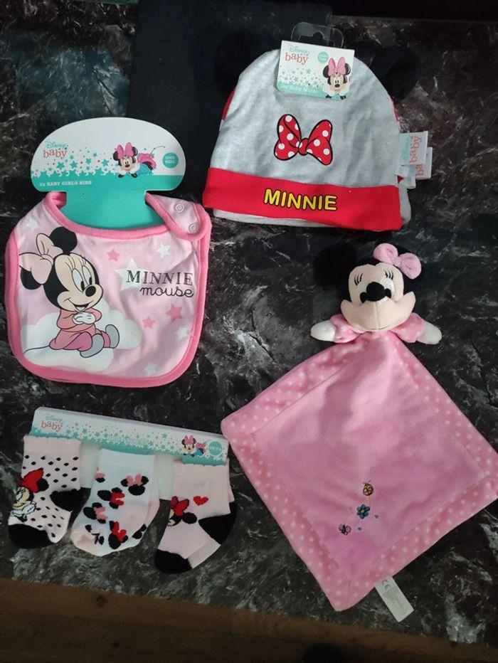 Lot Minnie (doudou neuf sans étiquette) - photo numéro 1