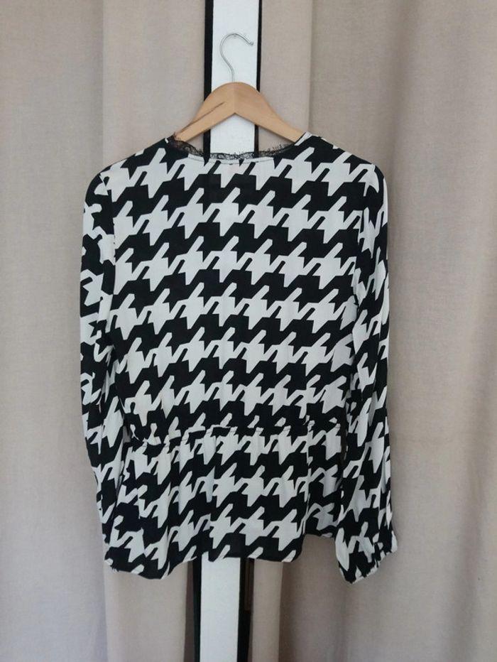 Blouse noire et blanche motif pieds de poule - photo numéro 3