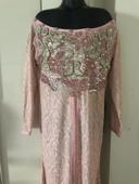 Caftan. Robe habillée. Tenue de fêtes Dentelle mariage.. Robe de fêtes élégantes . Taille M