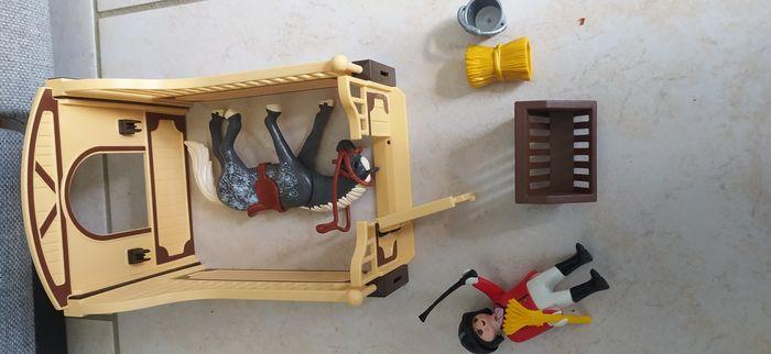 Playmobil Cheval box Trakehner et cavalière (5110) - photo numéro 2