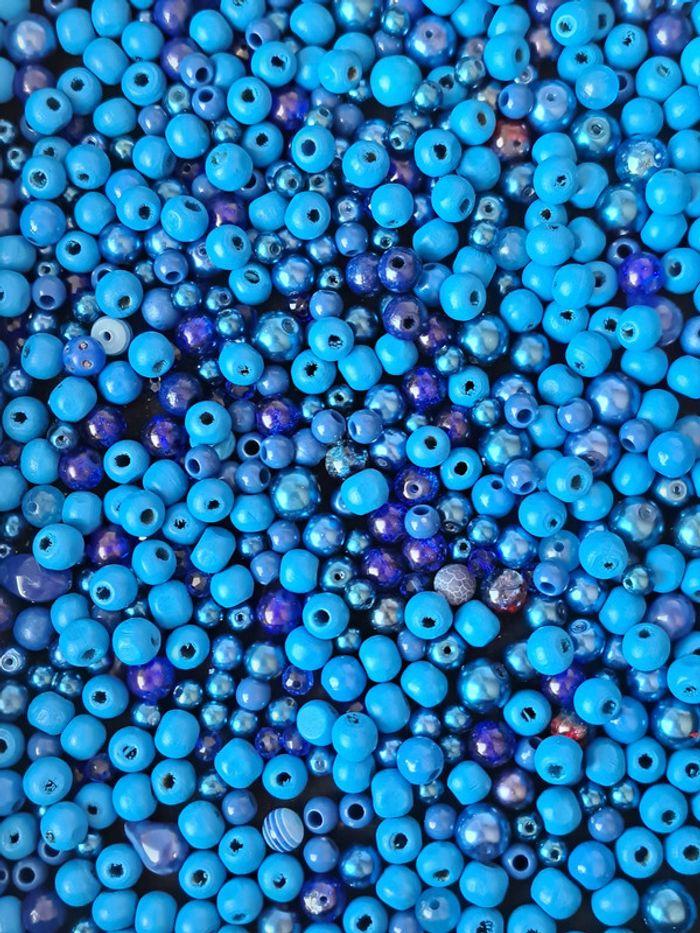 Perles bleu - photo numéro 1