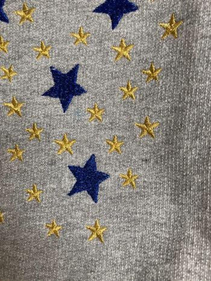 Bonton Sweat 6 ans gris étoiles dorées et bleues - photo numéro 5