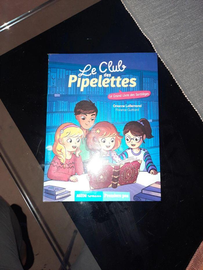 Le club des pipelettes - photo numéro 1