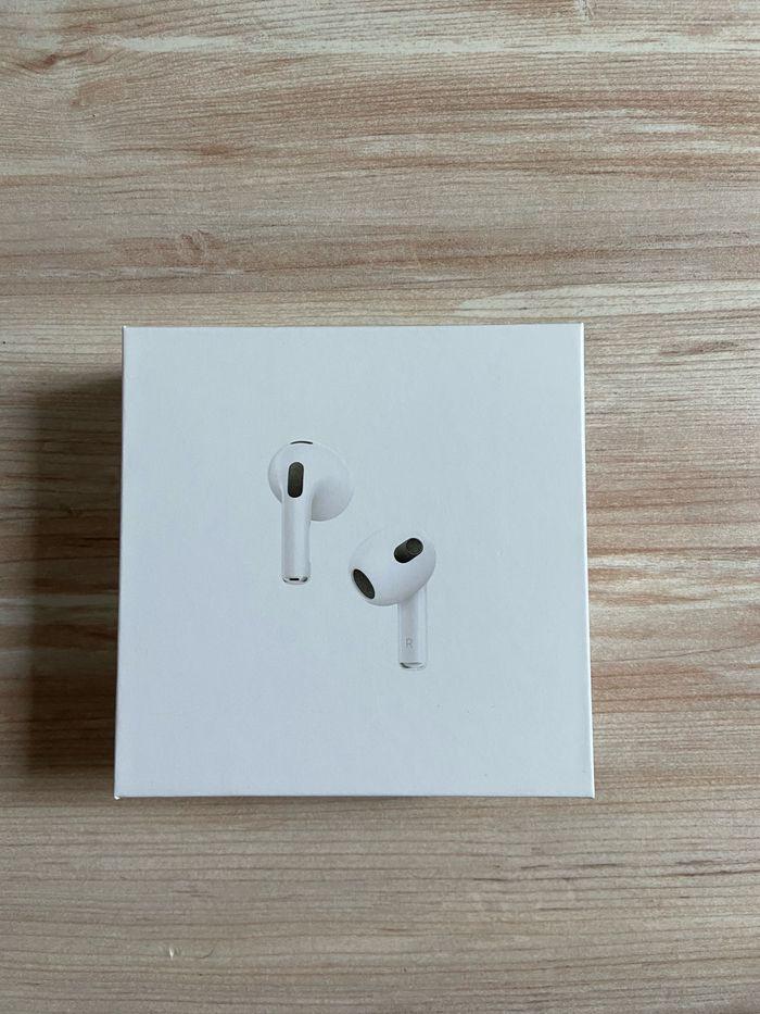 AirPods 3 eme génération - photo numéro 2