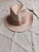 Chapeau rose pale