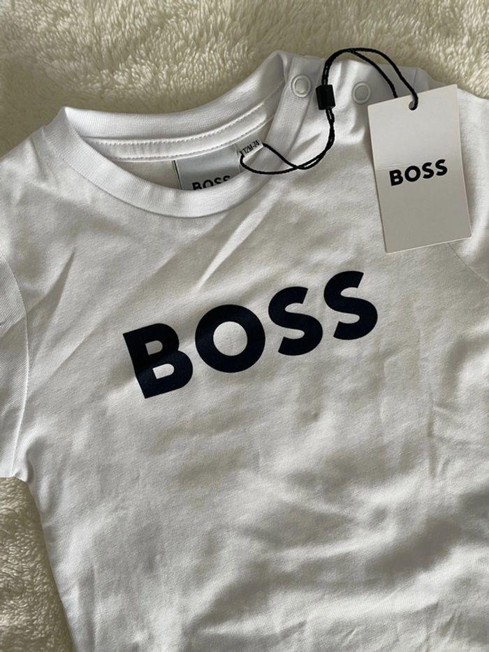 T-shirt Hugo Boss T. 12 mois - photo numéro 2