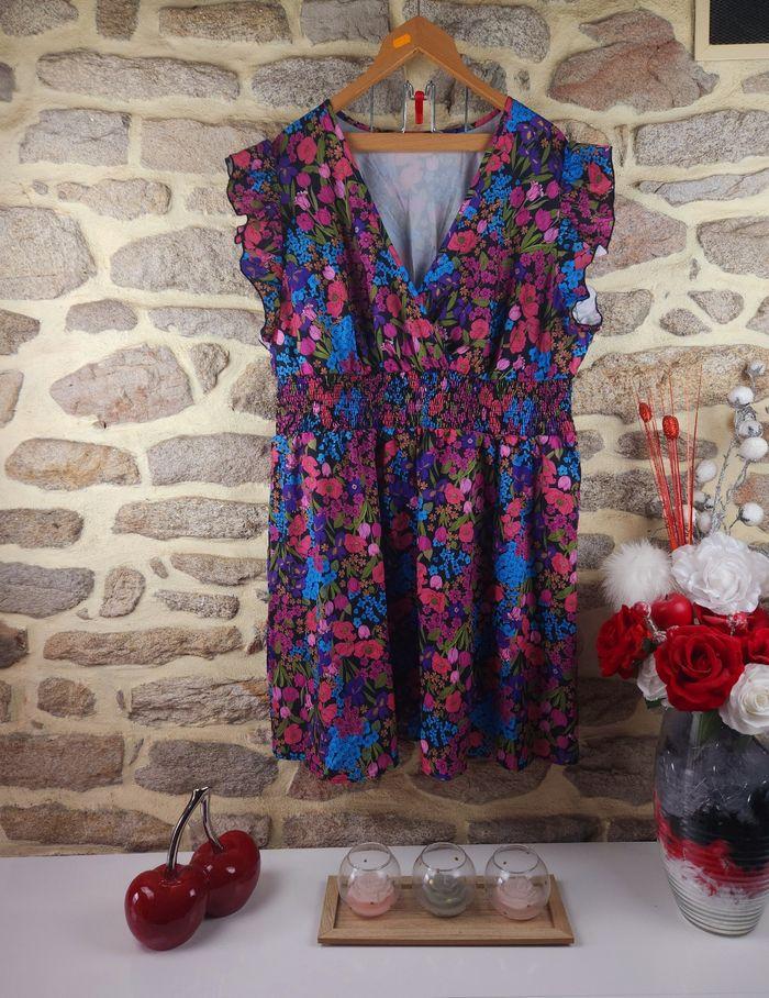 Robe manches papillon  multicolore imprimé floral femme taille 54 marque Boohoo 🍬 - photo numéro 1