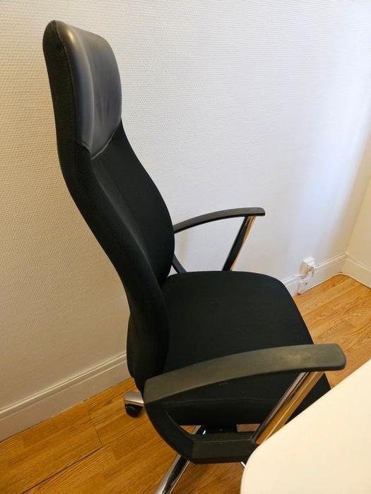 Chaise de bureau professionnelle ergonomique TopStar mieux que Ikea Markus Matchspel - photo numéro 3