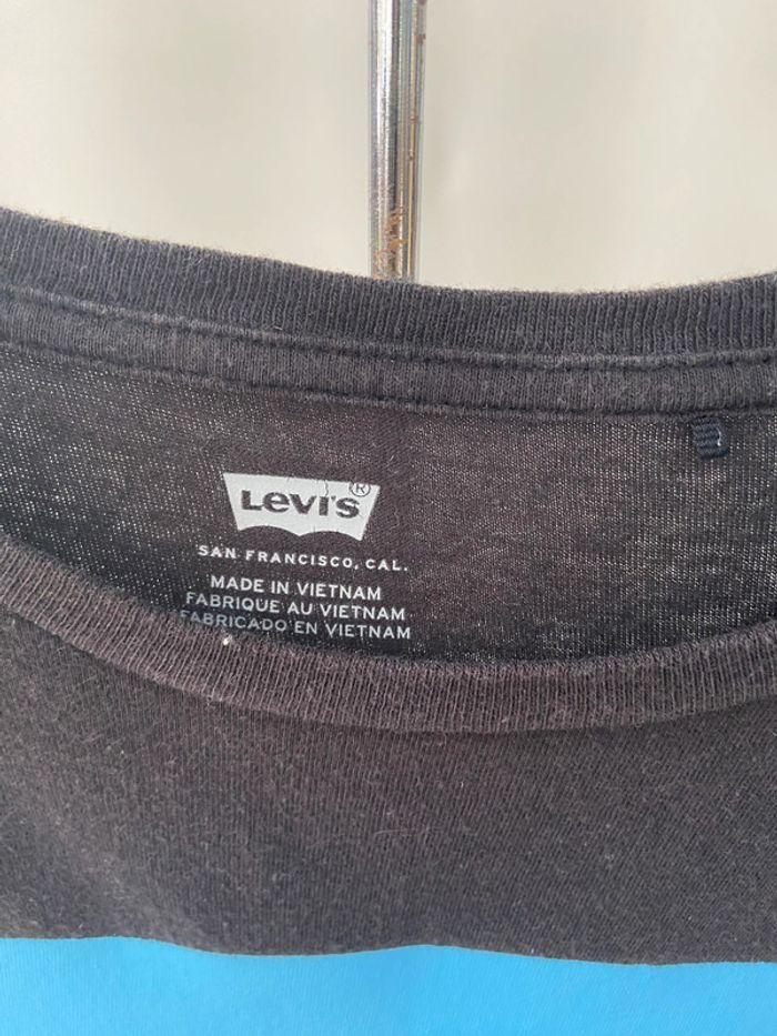 T Shirt noir Levis Taille S. Tres bon état - photo numéro 3