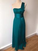 Superbe robe du soir en drapée de soie vert émeraude | prix boutique Dubaï Mall 369$