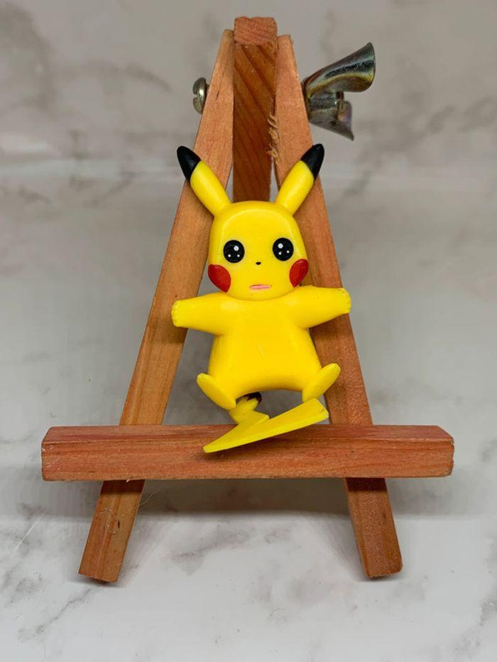 Figurine Pokemon Pikachu - photo numéro 1