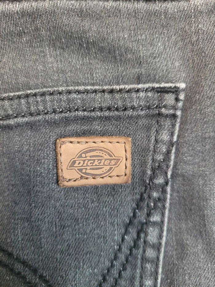 Short Dickies gris coupe slim taille 32 en très bon état - photo numéro 14