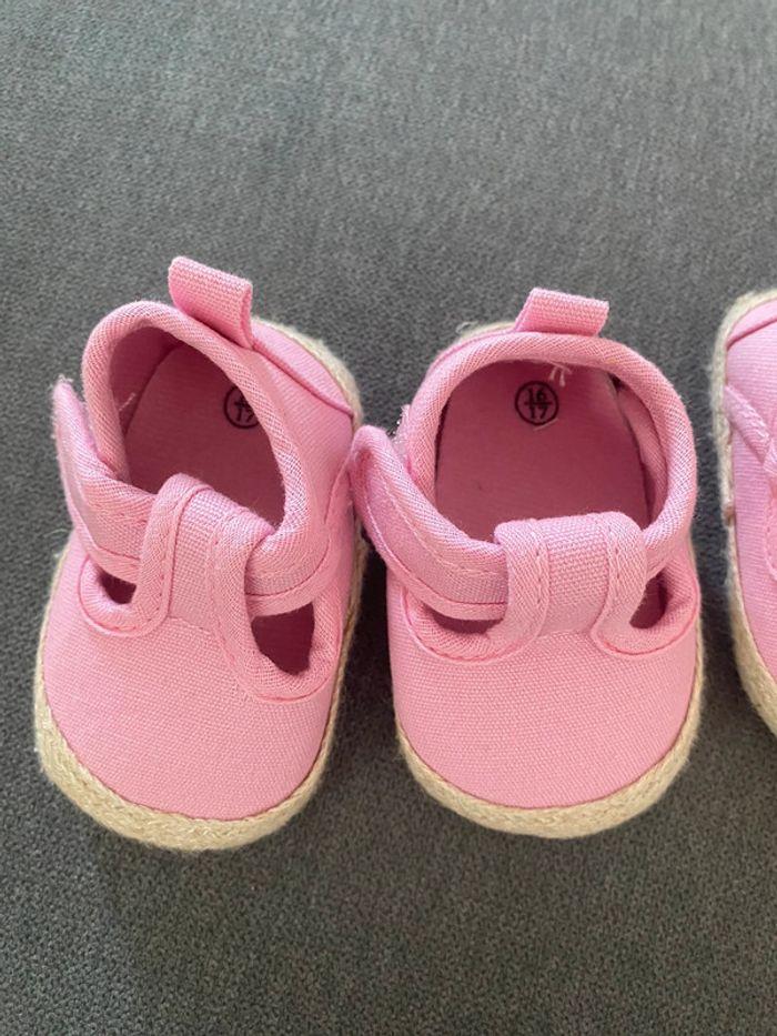 Petites chaussures bébés - photo numéro 3