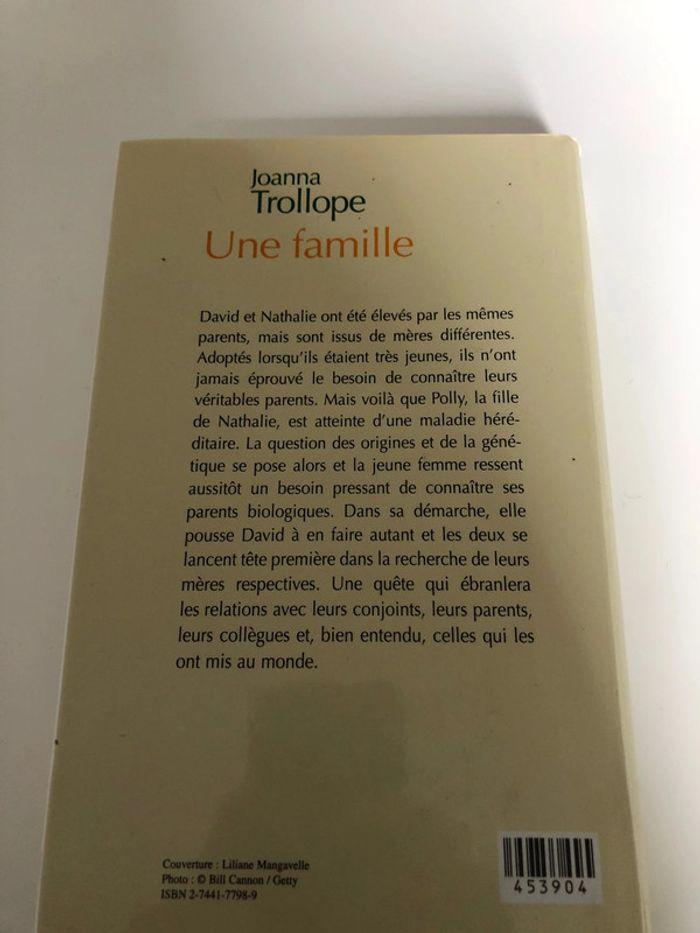 Joanna Trollope - Une famille - photo numéro 2