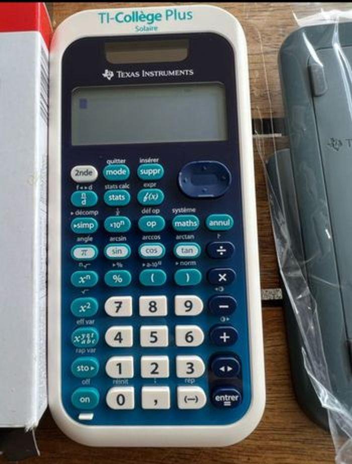 Calculatrice Texas Instruments collège plus solaire neuve - photo numéro 1