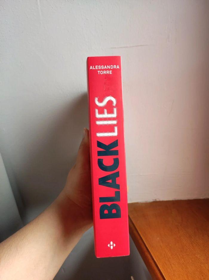 Livre "black lies" de Alessandra torre - photo numéro 3