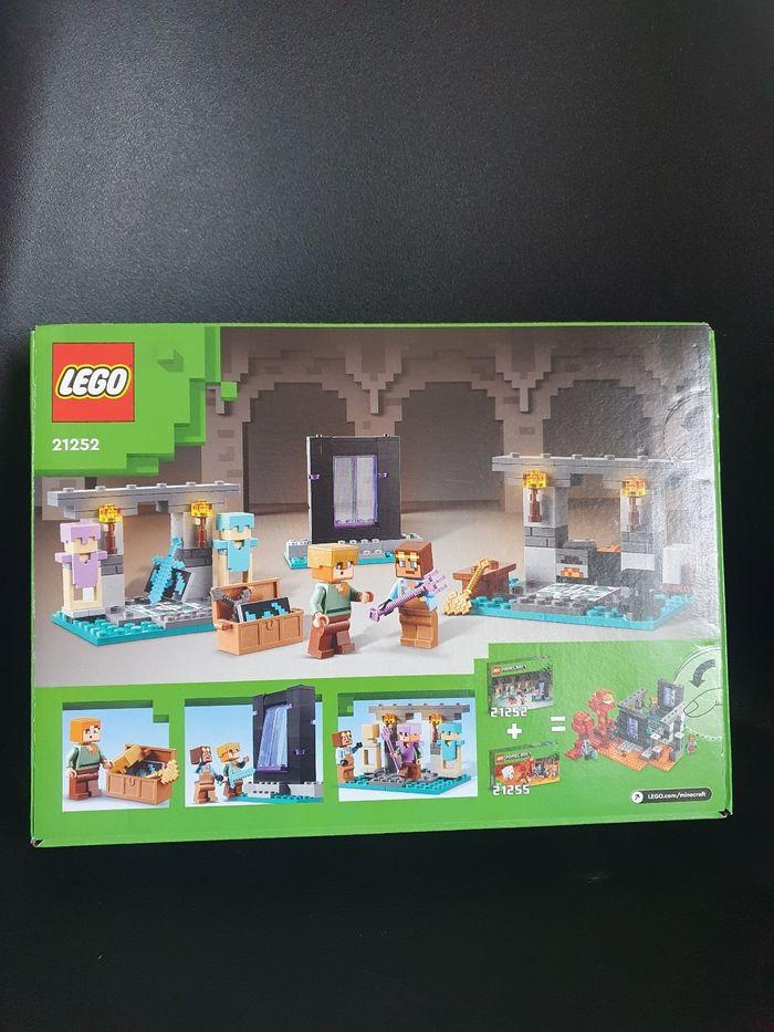 Lego Minecraft 11252 neuf - photo numéro 2