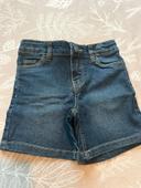 Petit short en jean brut