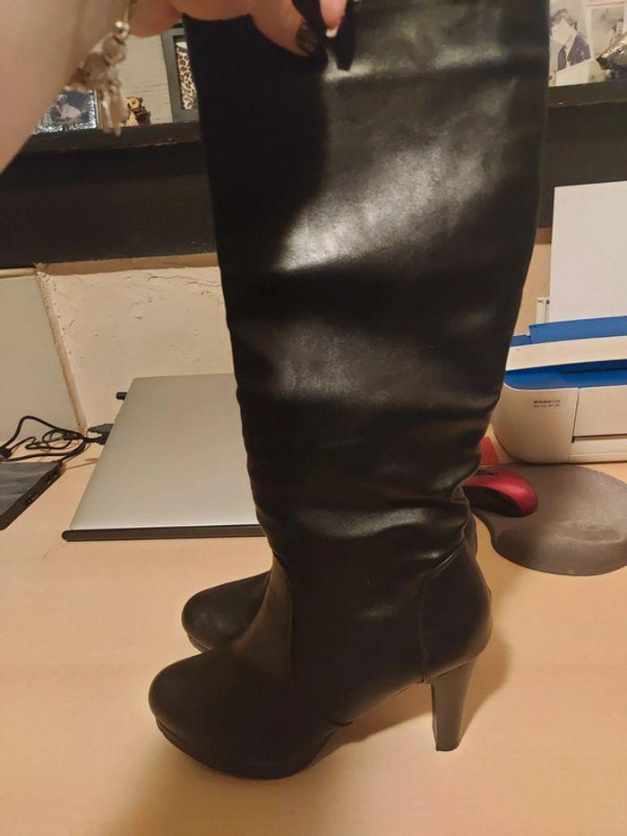 Botte a talon noir pointure 38 - photo numéro 2