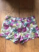 Short fleuri