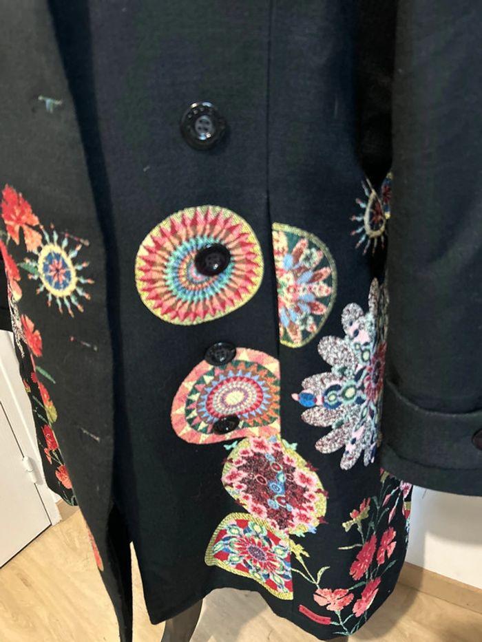 Magnifique manteau Desigual neuf et étiqueté 46 - photo numéro 2