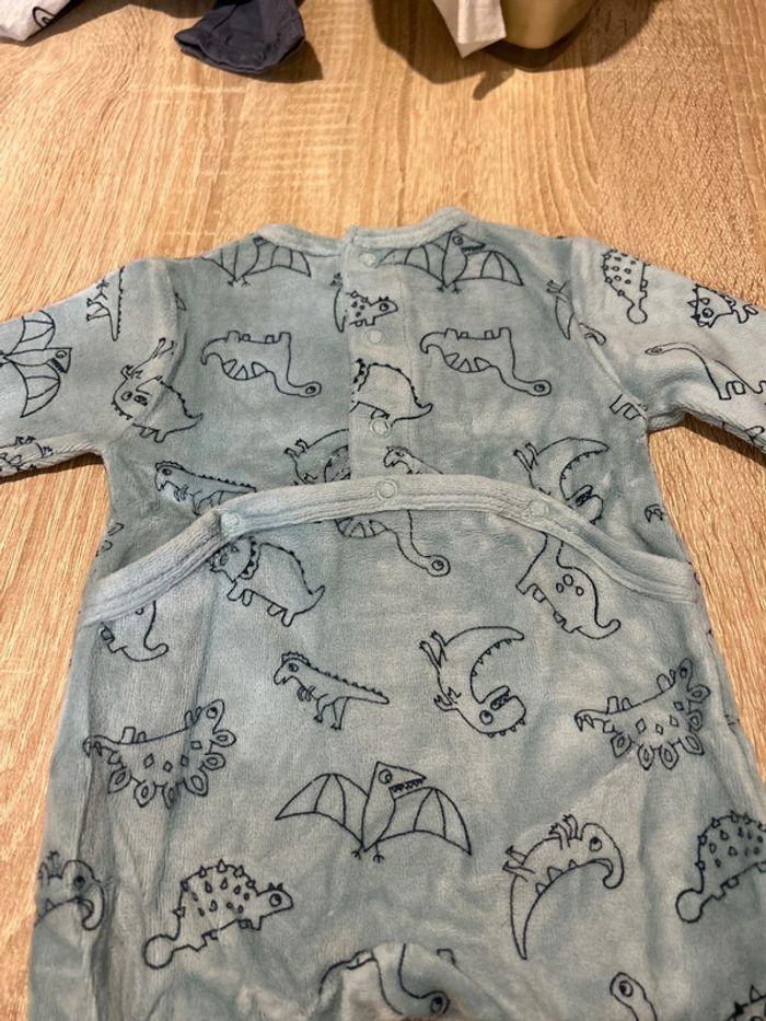 Pyjama dinosaure - photo numéro 4