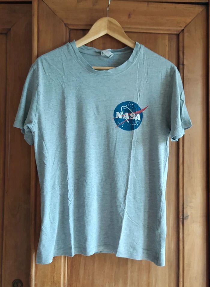 Tee shirt NASA taille S - photo numéro 1