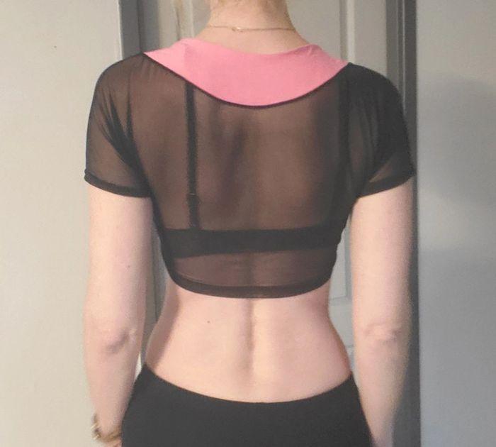 Top rose et noir de la marque Mohsira taille S, idéal pour la danse - photo numéro 2