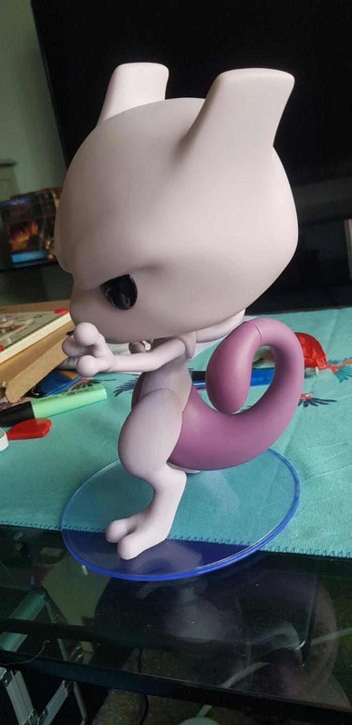 Funko pop jumbo Mewtwo - photo numéro 10