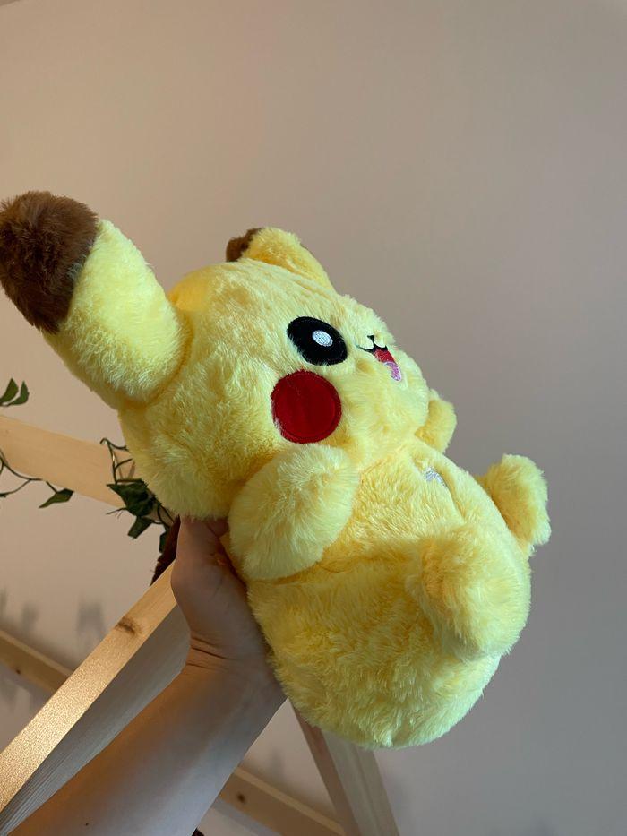 Peluche respirante lumineuse Pokémon Pikachu - photo numéro 7