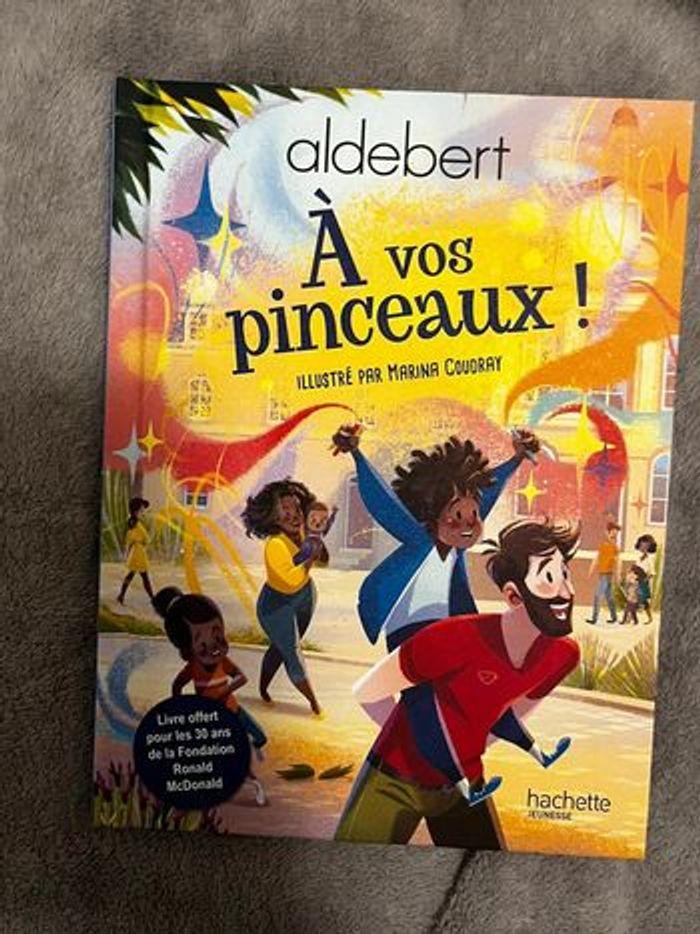 Livre McDo « À vos pinceaux » neuf - photo numéro 1