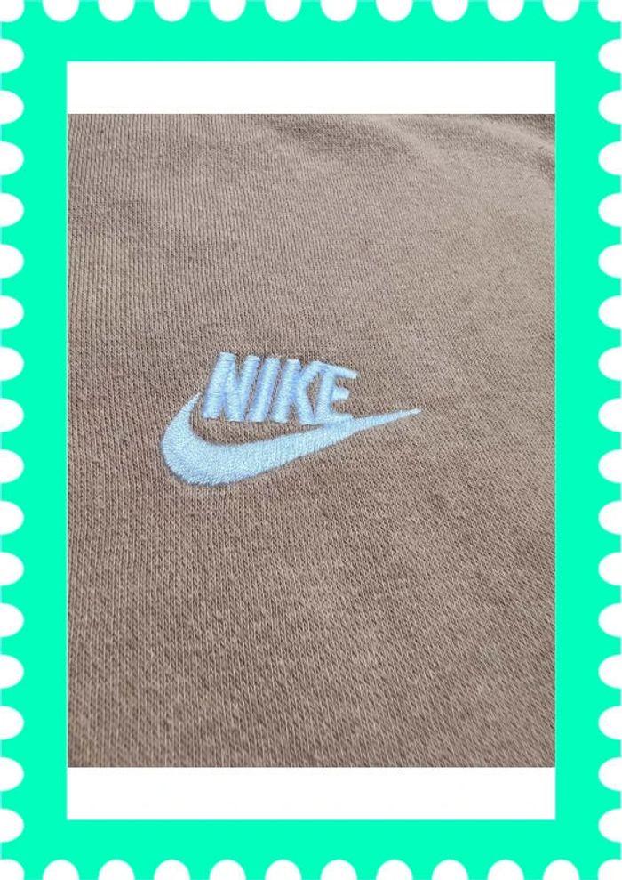 👕 Sweat à capuche Nike logo brodé Doré Taille S 👕 - photo numéro 7